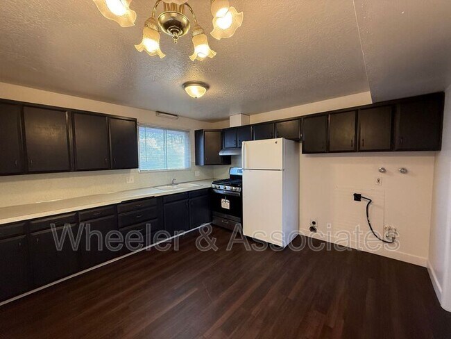 Building Photo - 546 E 450 S