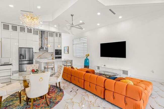 Building Photo - 202 SE 4th St