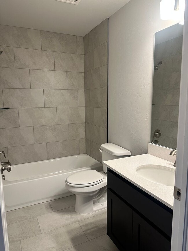 Building Photo - 230 SW 34th St