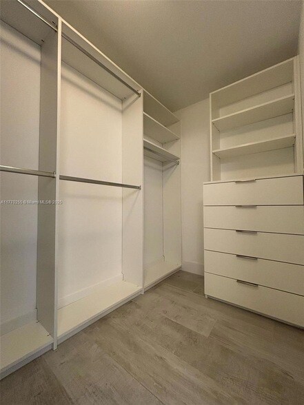 Building Photo - 16385 Biscayne Blvd