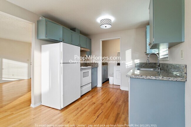 Building Photo - 5855 SW Oleson Rd