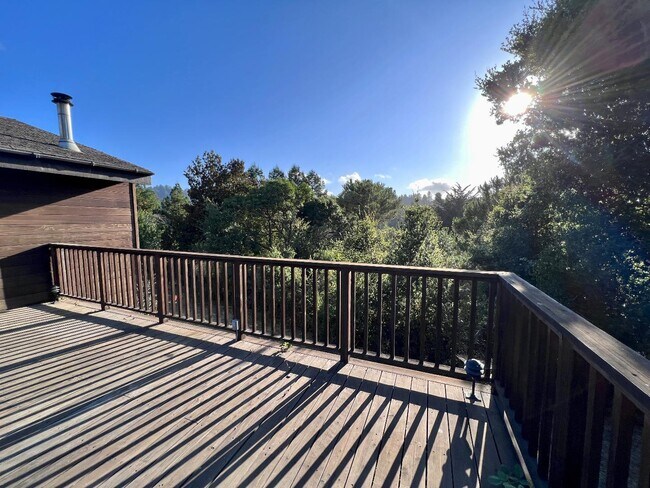 Building Photo - 121 Scenic Dr