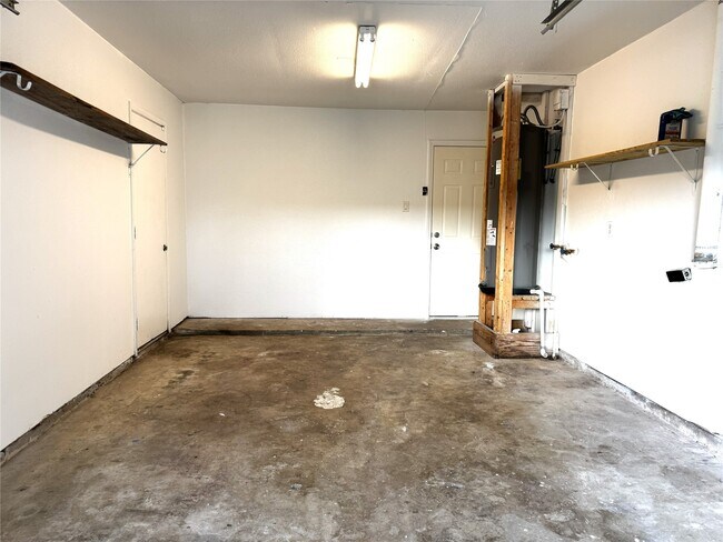 Building Photo - 15138 Old Creek Rd