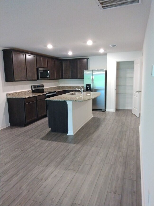 Building Photo - 8871 Southern Charm Cir