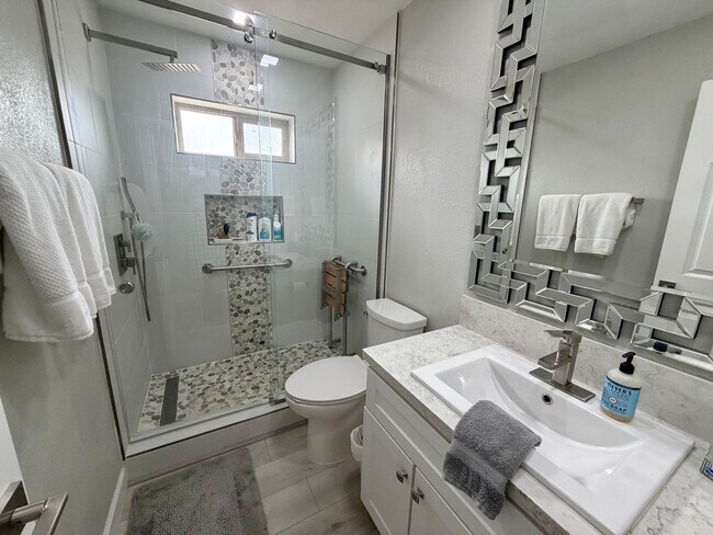 Building Photo - 96 El Dorado Ave S