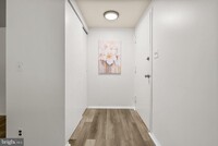 Building Photo - 435 Christopher Ave