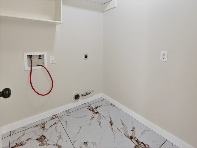 Building Photo - 4418 W Thunderwood Cir