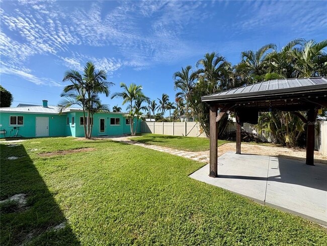 Building Photo - 4342 Pompano Ln