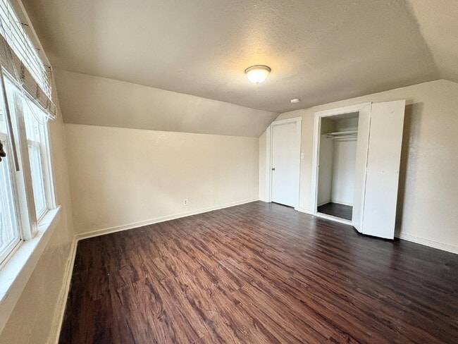 Building Photo - 1-Bedroom Apartment Near Downtown San Jose.