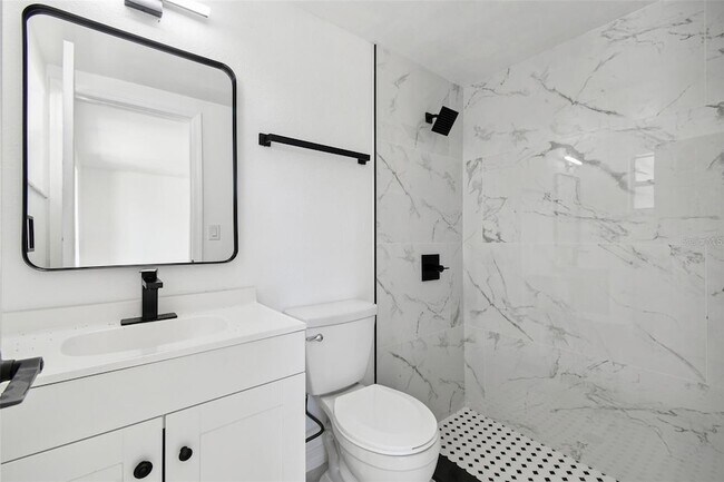 Building Photo - 3513 Landale Dr