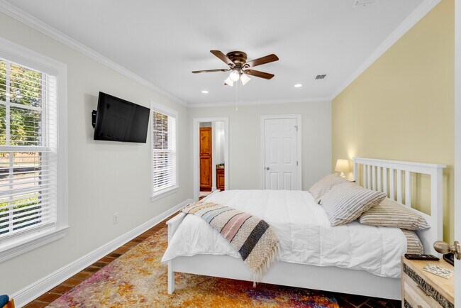 Building Photo - 4115 8th St