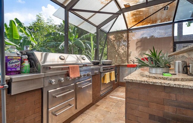 Building Photo - 6585 NW 46th St