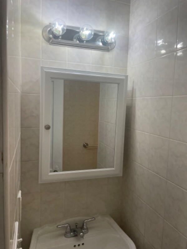 Building Photo - 0 Cromwell Ave