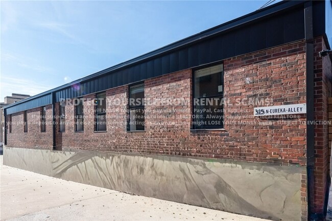Building Photo - 315 Eureka Aly
