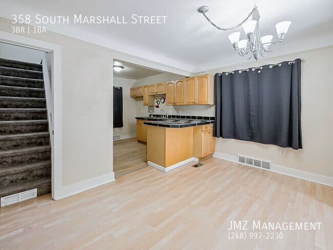 Building Photo - 358 S Marshall St