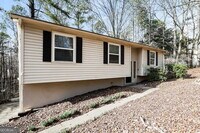 Building Photo - 3075 Flowers Dr