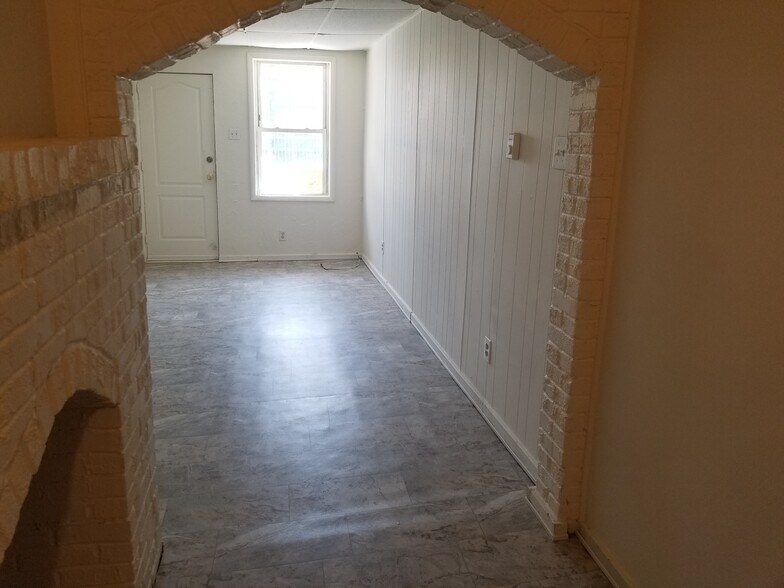 Building Photo - 107 -111 Arch St