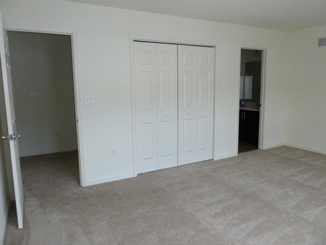 Building Photo - 860 Champions Dr