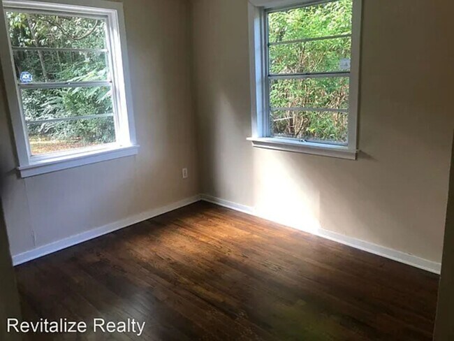 Building Photo - Charming 3BR House in Mobile - RECENTLY UPDATED INTERIOR
