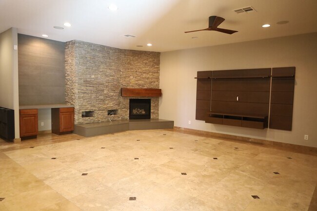 Building Photo - Fully Upgraded 5 Bedroom 4.5 Bathroom in Guard Gated Foothills Community!