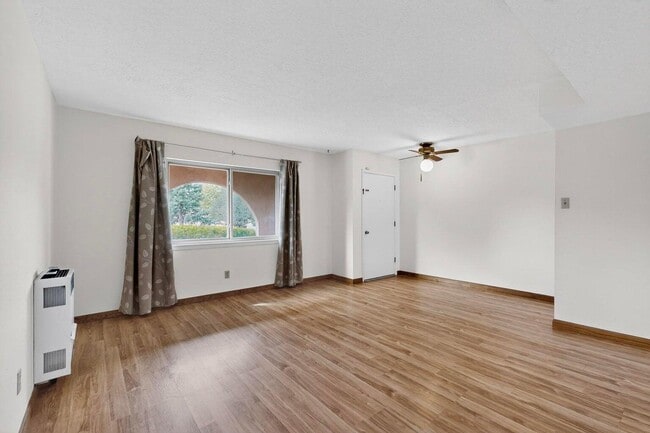 Building Photo - 2702 Avenida Del Sol