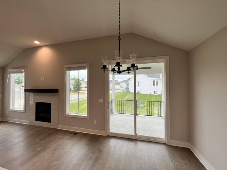 Building Photo - 1401 SW Heartwood Terrace