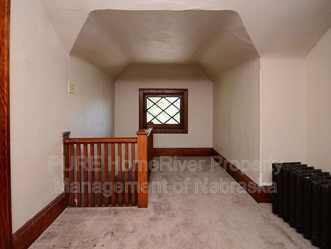 Building Photo - 1021 S 30th Ave
