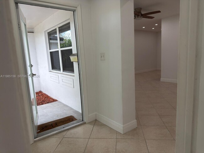 Building Photo - 11840 SW 81st Rd