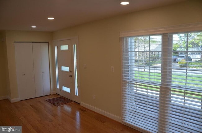 Building Photo - 9012 Paddock Ln