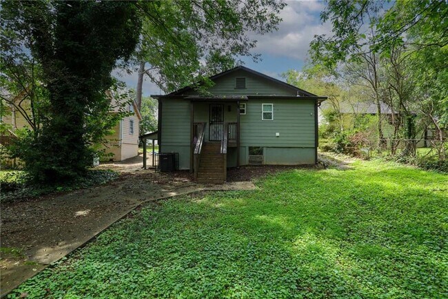 Building Photo - 1333 Lyle Ave
