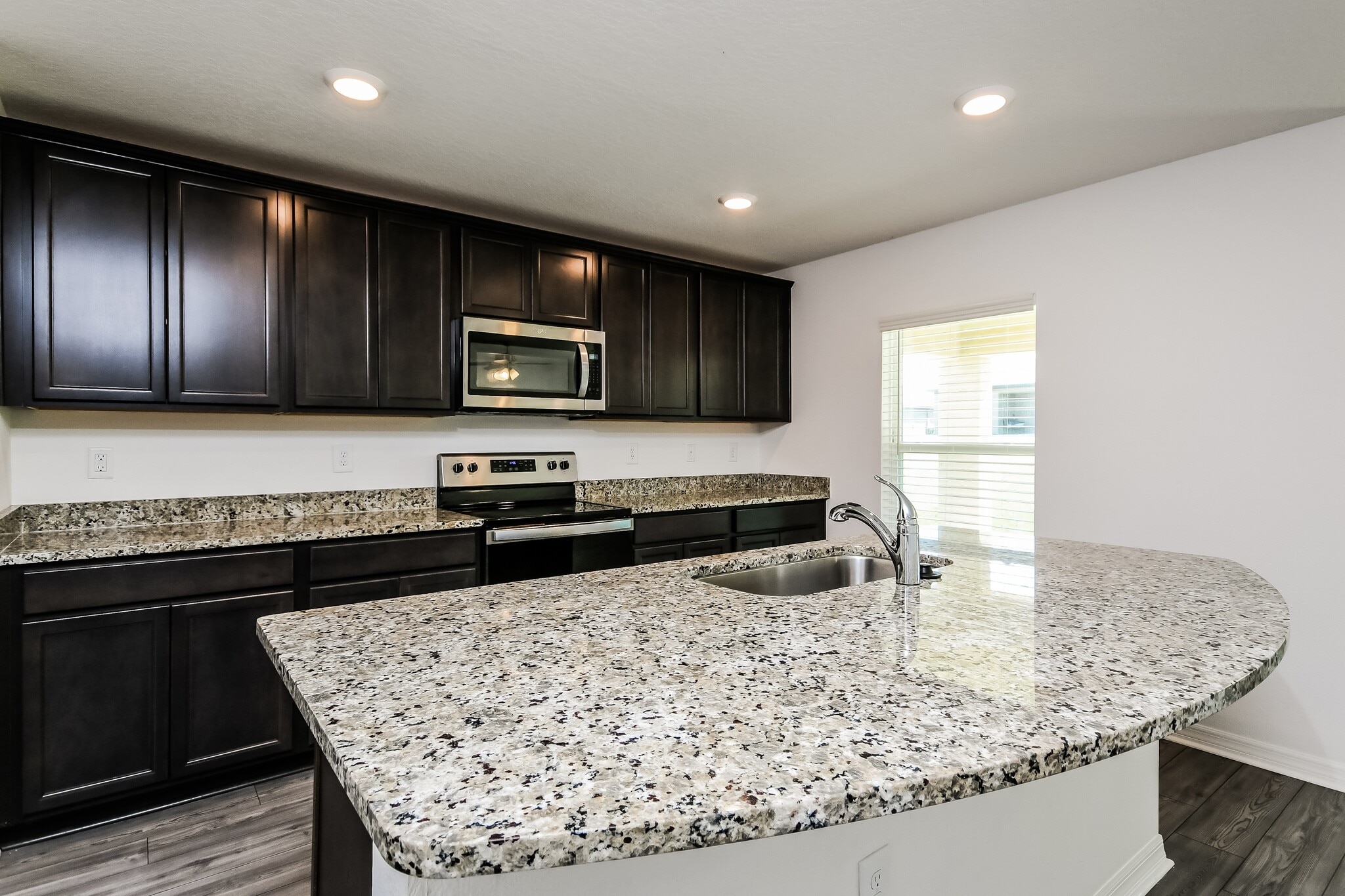 Building Photo - 1387 Swan Lake Cir