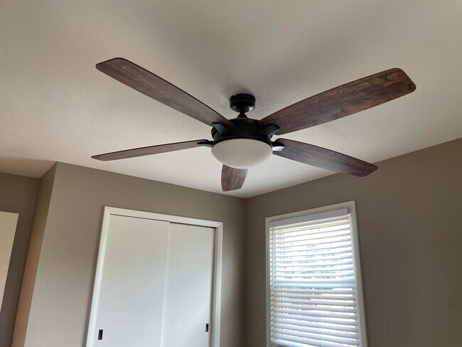 Building Photo - 3421 Holwyn Rd