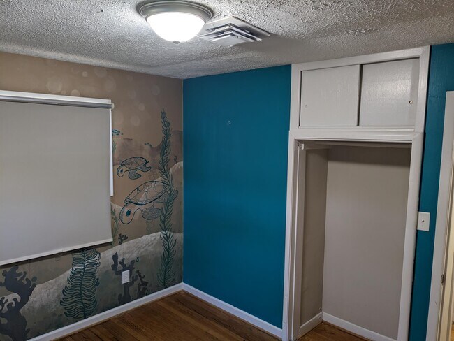Building Photo - 315 Martha Lee Dr