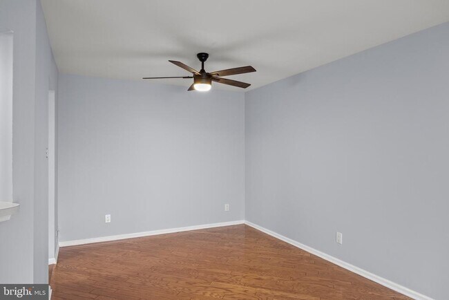 Building Photo - 5001 Aberdeen Ln