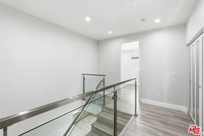 Building Photo - 6717 Sunnyslope Ave