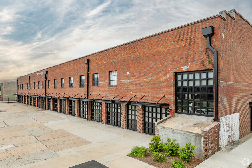 Primary Photo - Hemlock Lofts