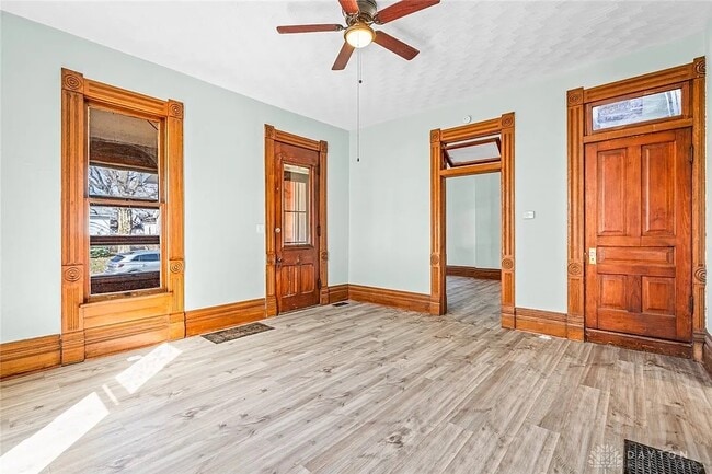 Building Photo - 414 N Maple St