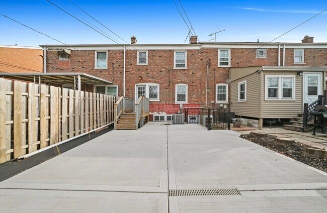 Building Photo - 6350 S Lockwood Ave