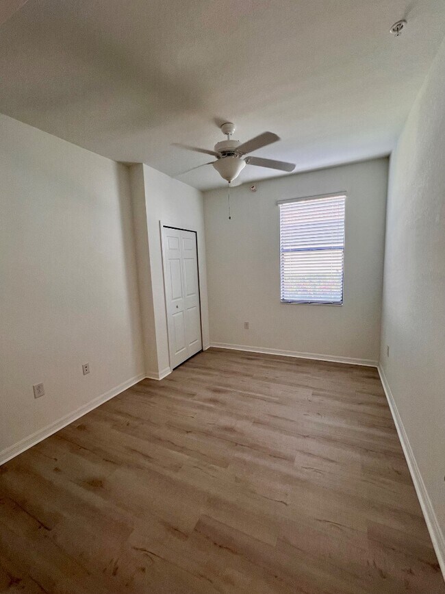 Building Photo - 1622 Oceania Dr S