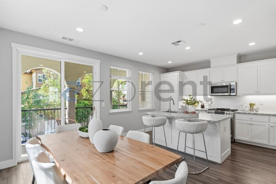 Building Photo - 506 Sardinia Ter