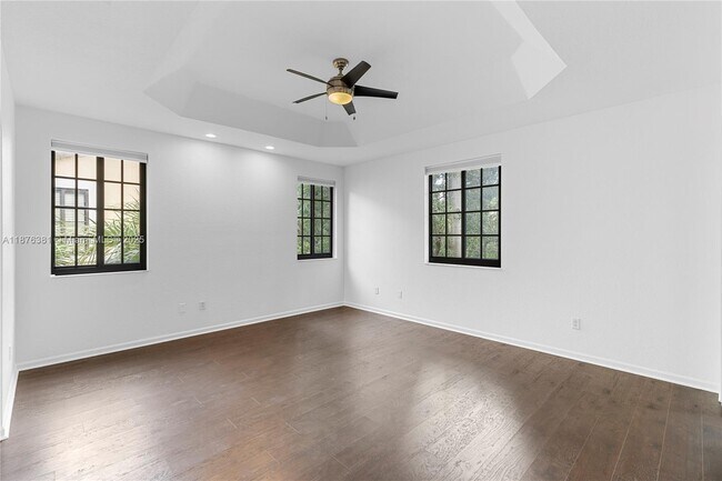 Building Photo - 1559 Passion Vine Cir