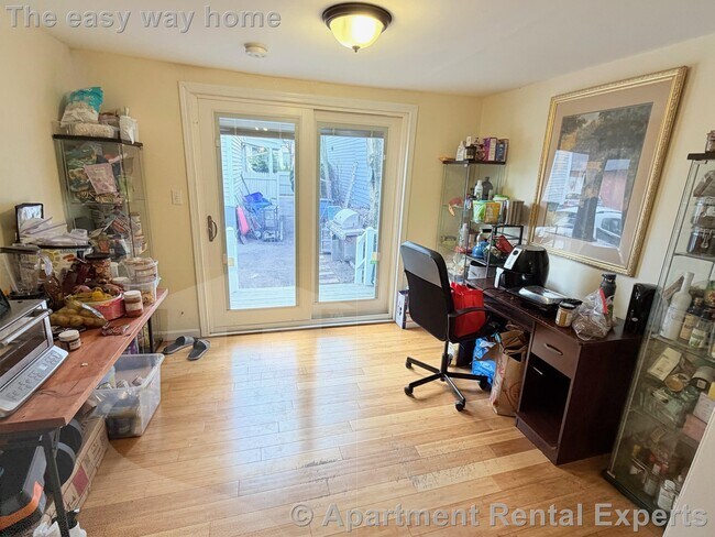 Building Photo - 4 St Mary Rd