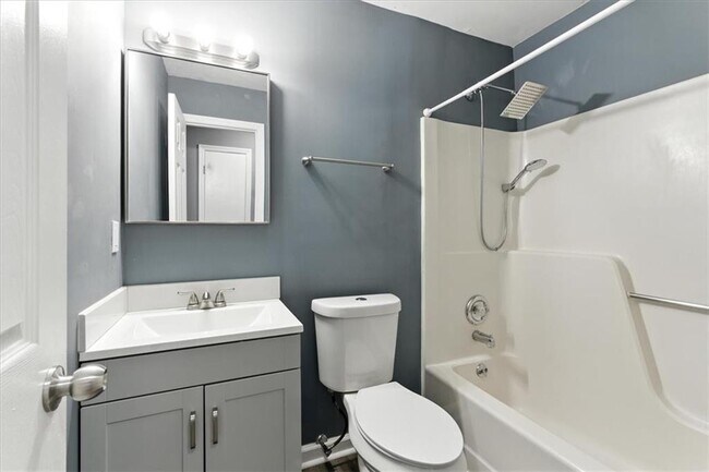 Building Photo - 3009 Hawthorne Pl