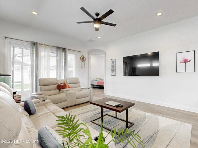 Building Photo - 121 Newfield Wy.