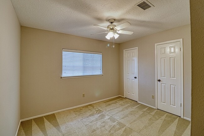 Building Photo - 427 Birch Hill Dr