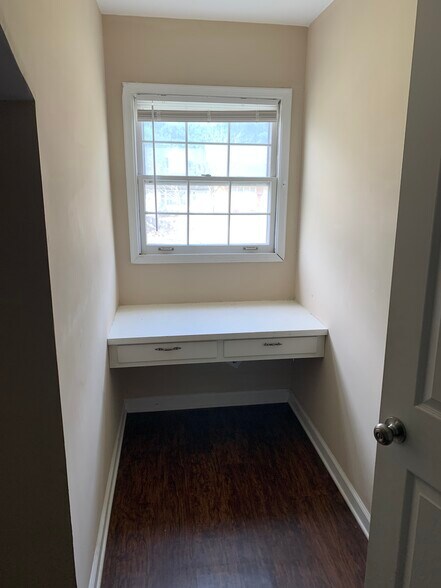 Building Photo - 22 Brookside Ct