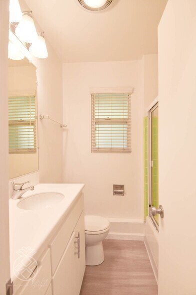 Building Photo - 2262 Fox Hills Dr