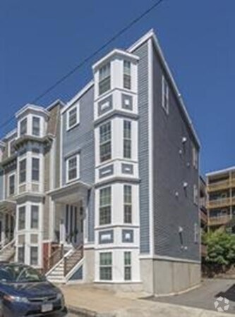Building Photo - 64 Gates St