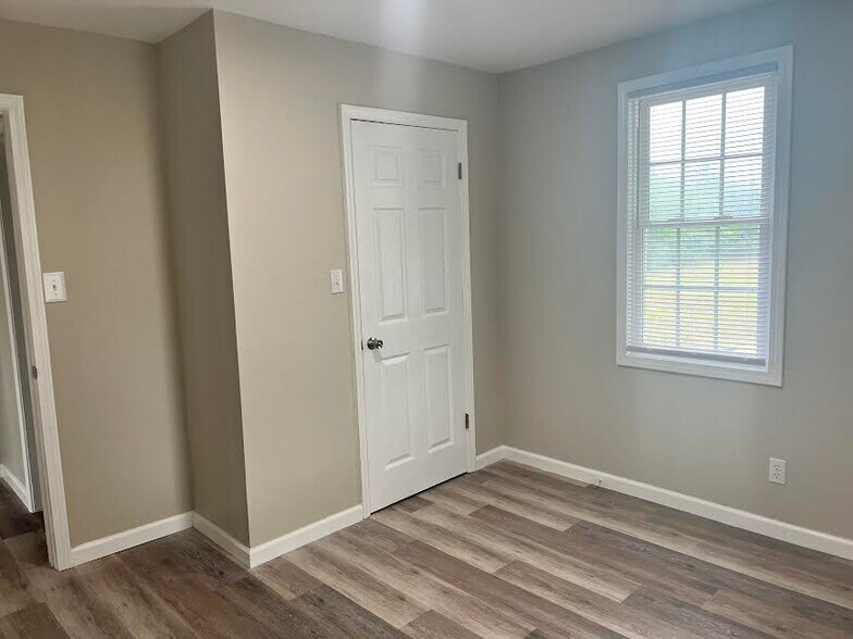 Front Bedroom - 381 Big Hill Rd