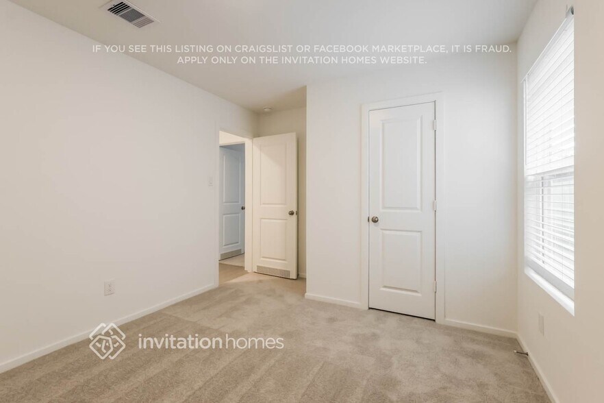 Building Photo - 15290 Abella Dr